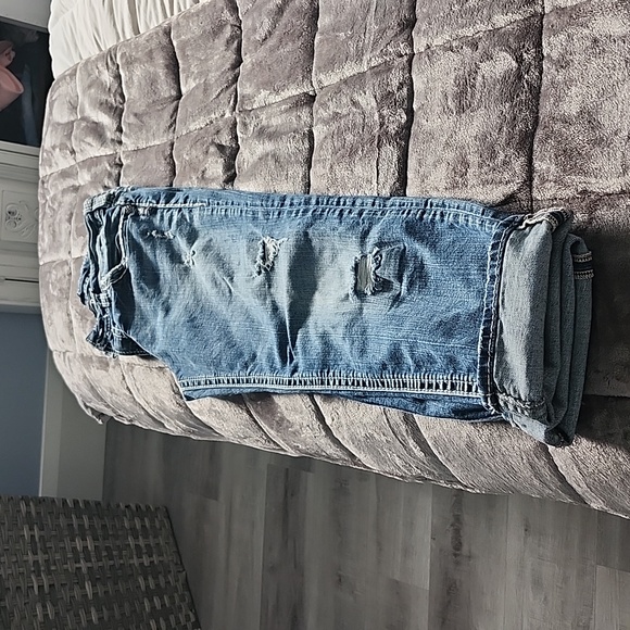 Ladies distressed silver capris - Picture 2 of 7